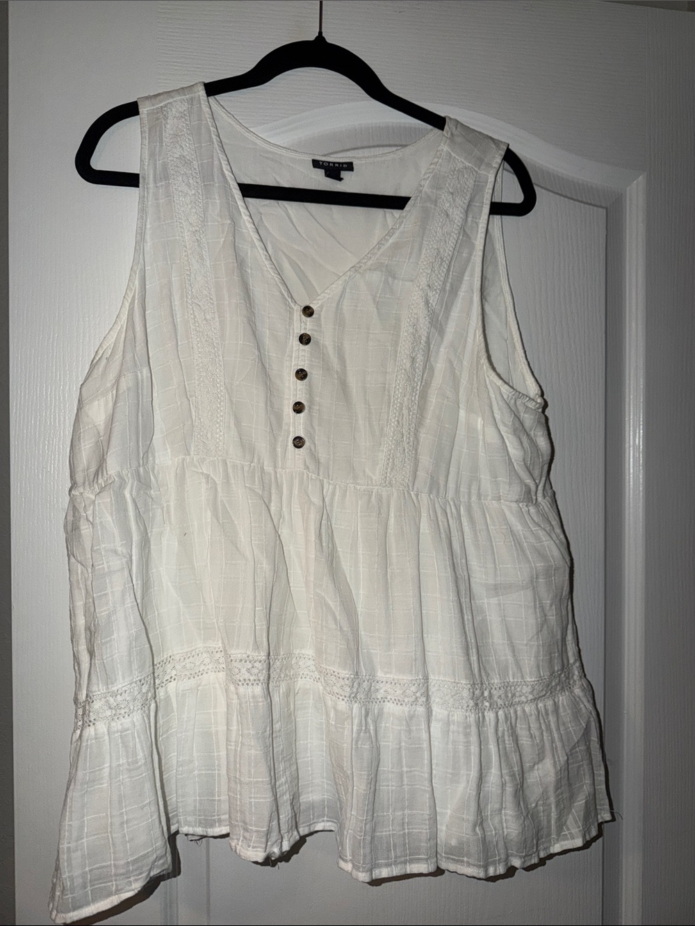torrid White Sleeveless Button-Front Peasant Camisole